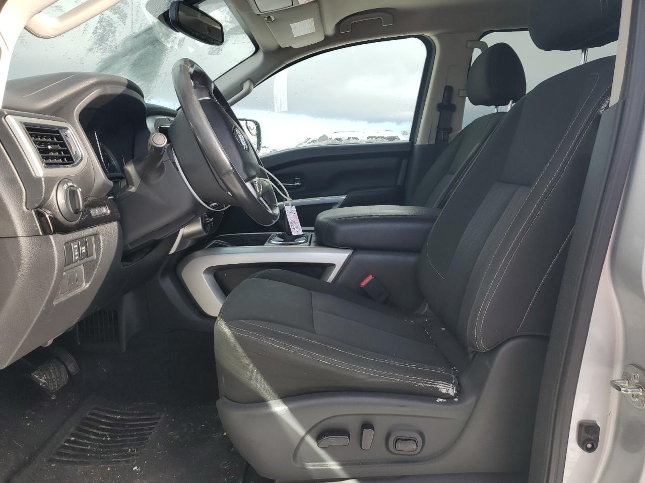 1N6AA1E57JN502999 NISSAN TITAN 2018