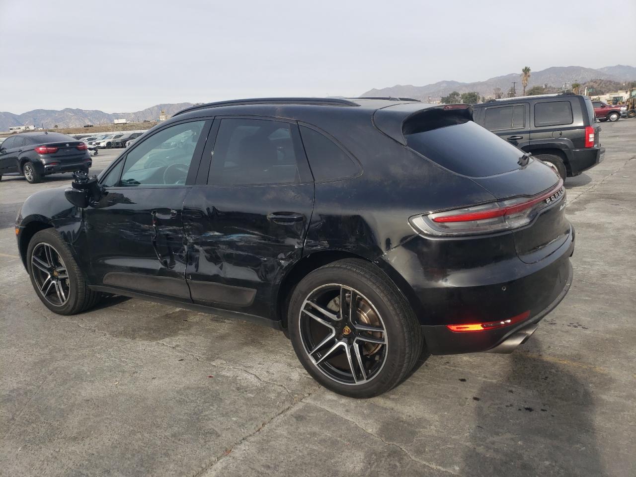 2021 Porsche Macan - Image 2
