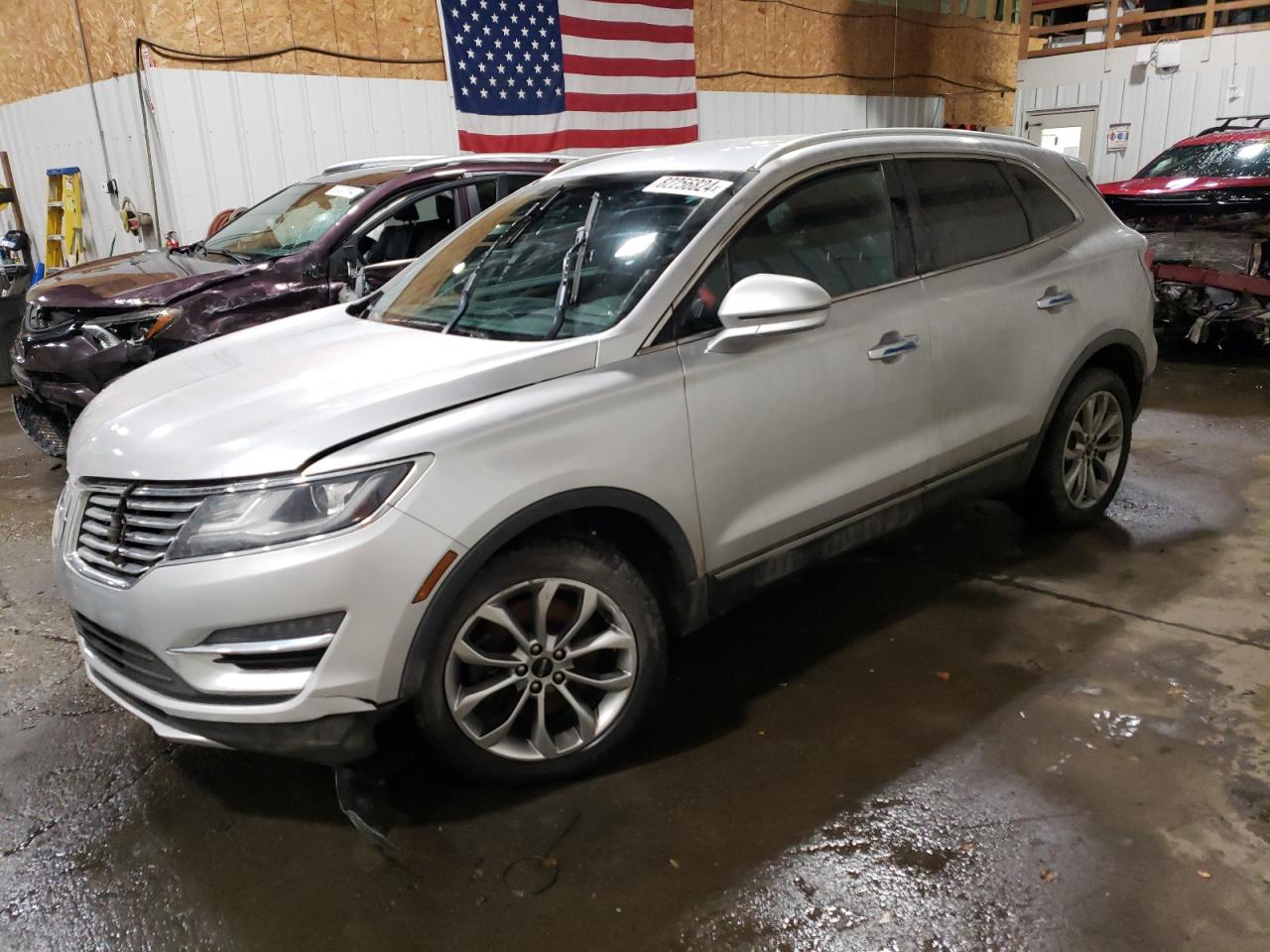 VIN 5LMCJ2D95HUL72140 2017 LINCOLN MKC no.1