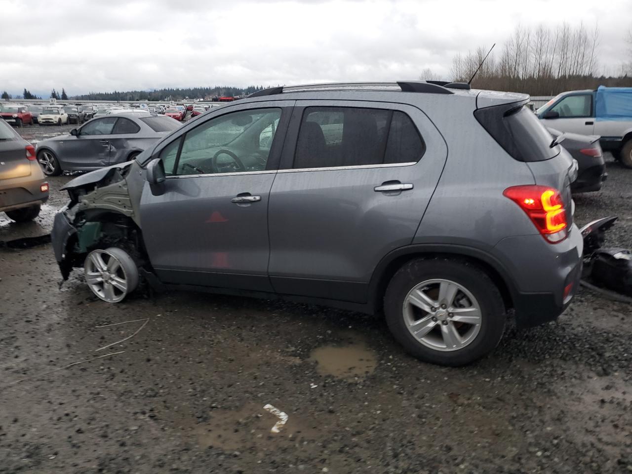 VIN KL7CJPSB1KB772335 2019 CHEVROLET TRAX no.2