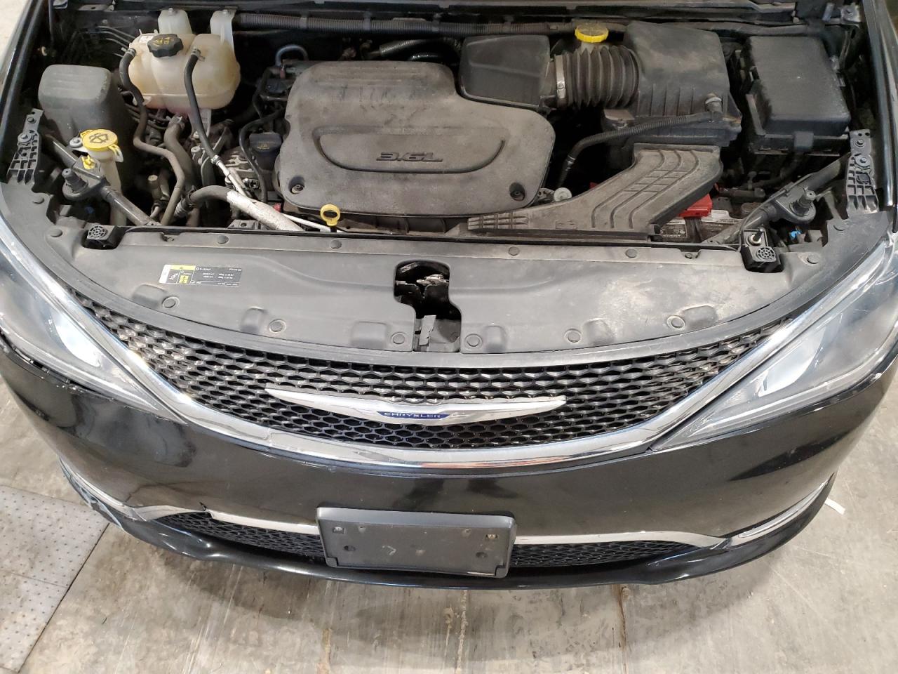 2019 Chrysler Pacifica - Image 12