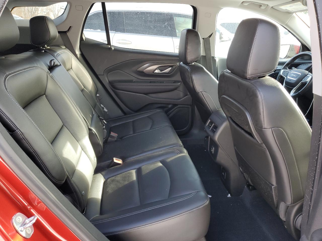 2022 GMC Terrain - Image 11