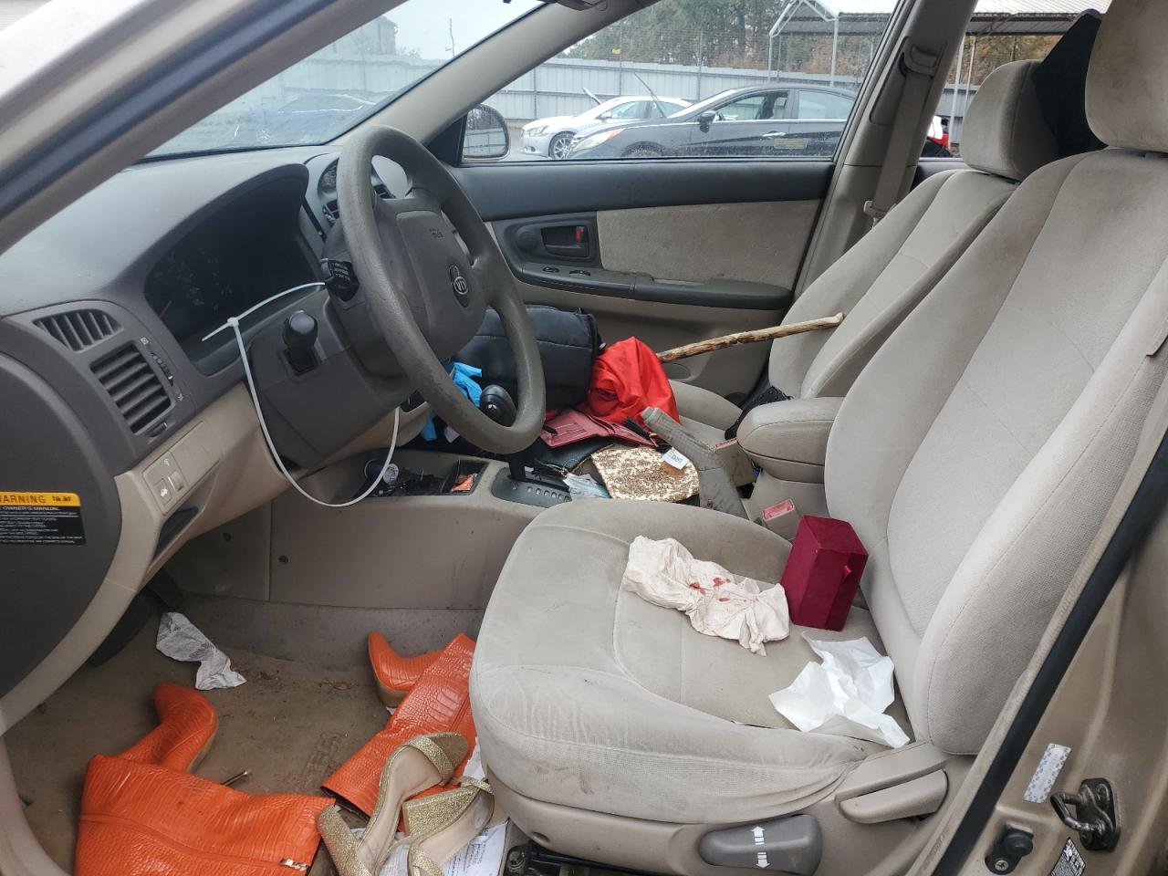 2004 Kia Spectra Lx VIN: KNAFE121045029608 Lot: 86611105