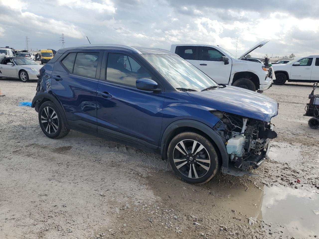 VIN 3N1CP5CU5JL507228 2018 NISSAN KICKS no.4