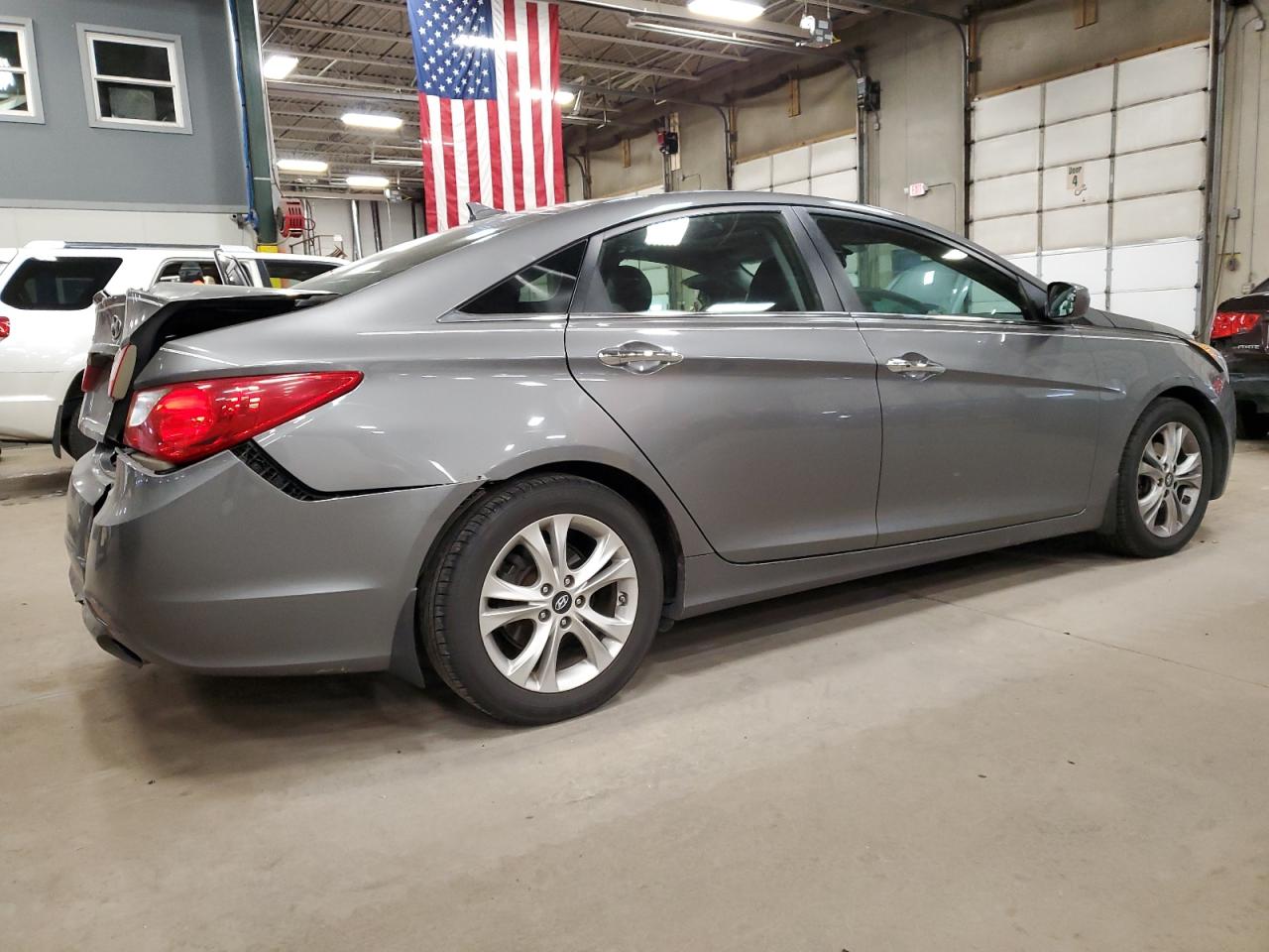 2012 Hyundai Sonata - Image 3
