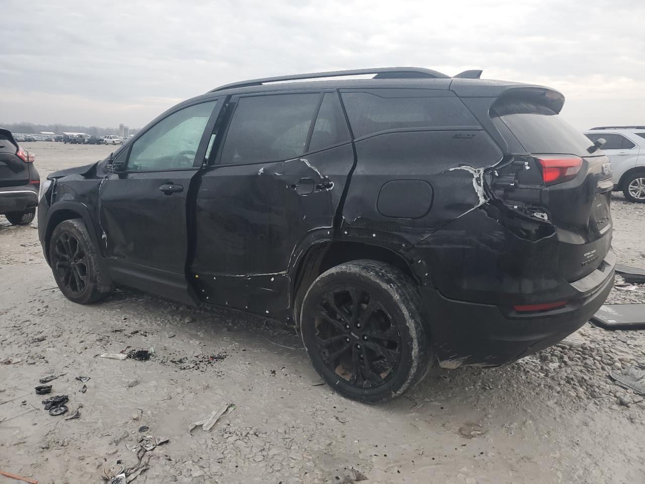 2021 GMC Terrain - Image 2