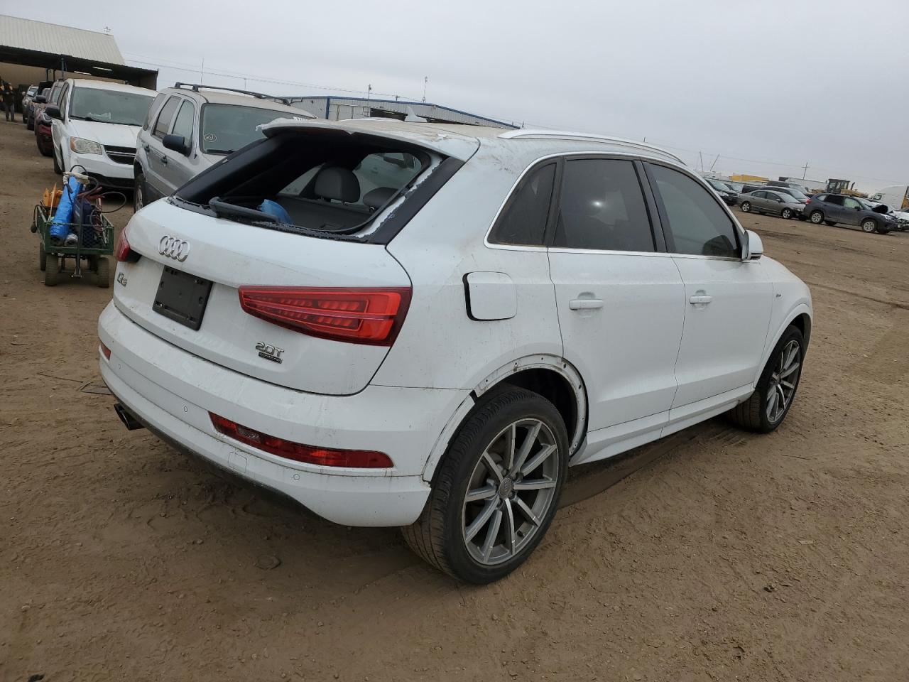 VIN WA1JCCFS9JR009485 2018 AUDI Q3 no.3