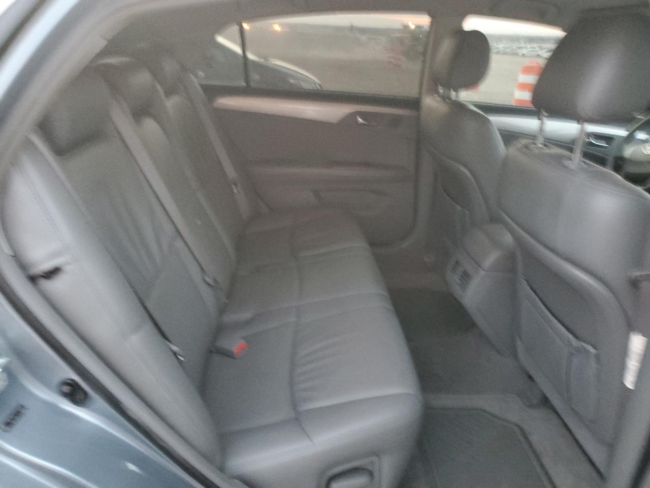 2007 Toyota Avalon - Image 10