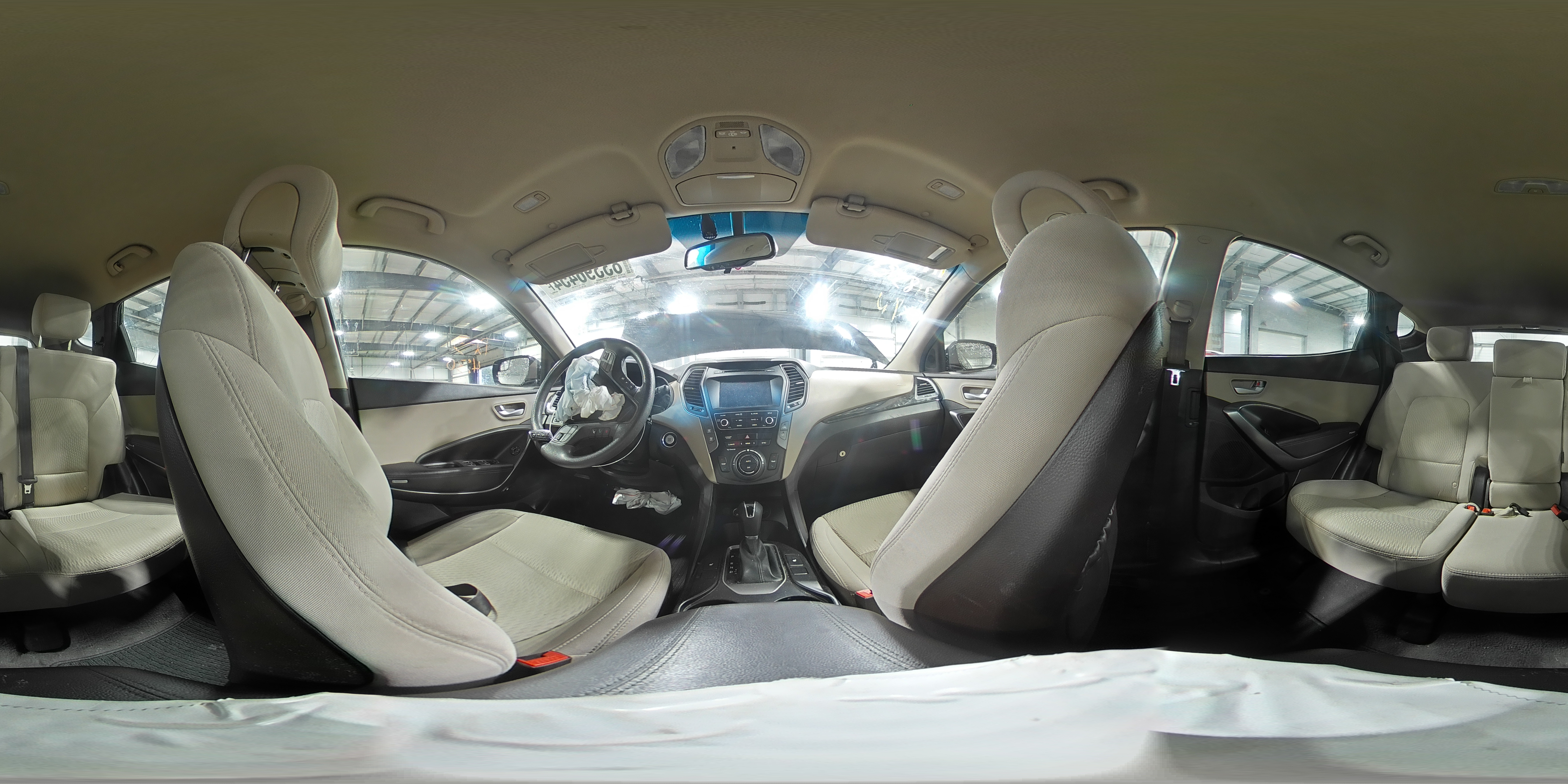 2018 Hyundai Santa Fe - Image 16