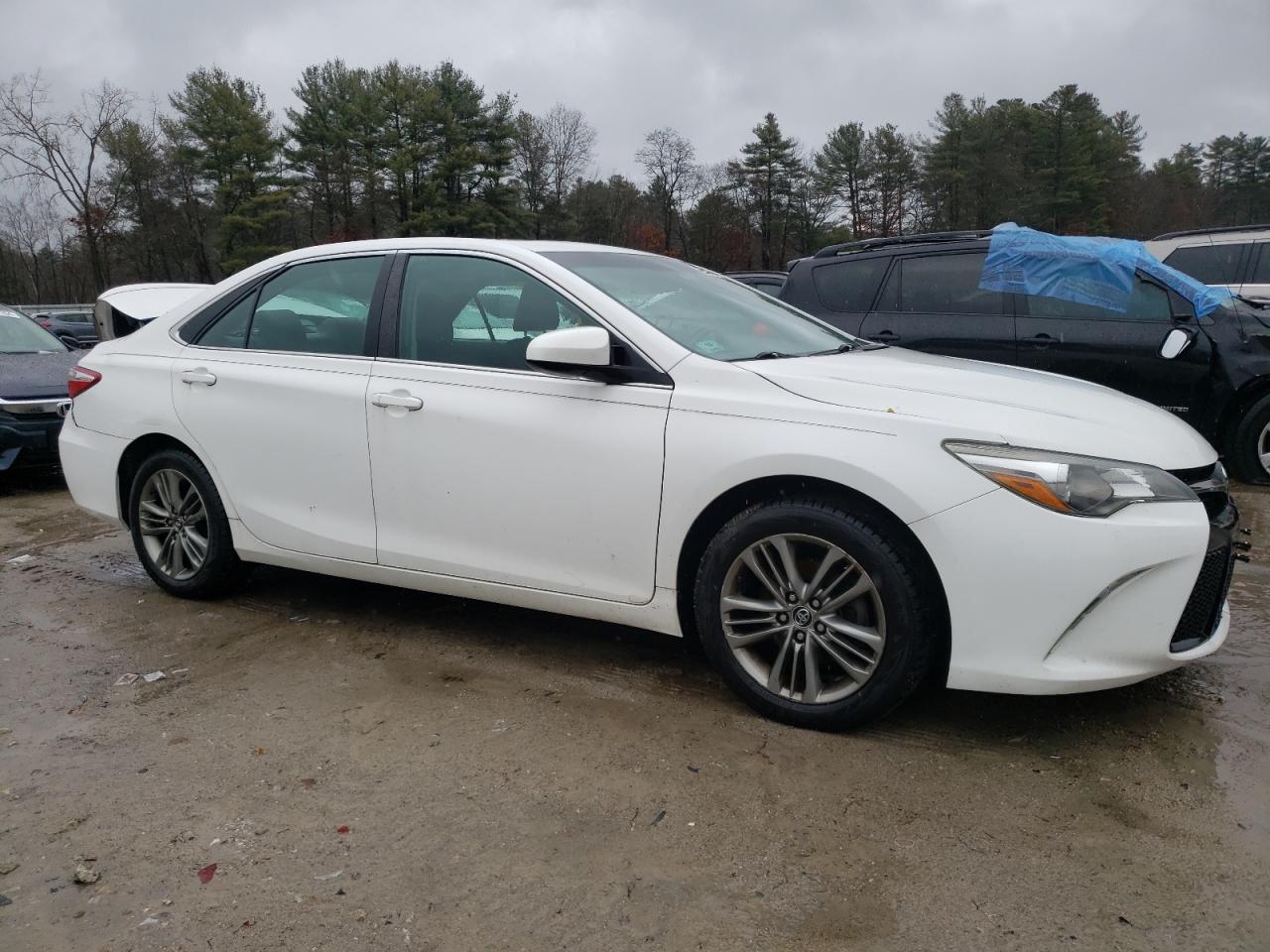 VIN 4T1BF1FKXGU563884 2016 TOYOTA CAMRY no.4