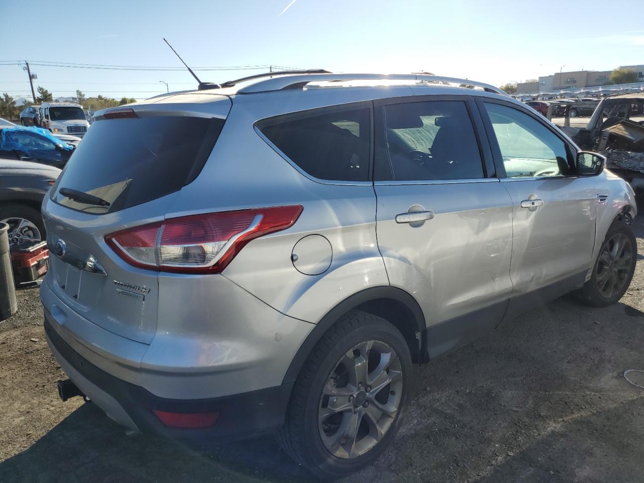 VIN 1FMCU0J98FUA43898 2015 FORD ESCAPE no.3