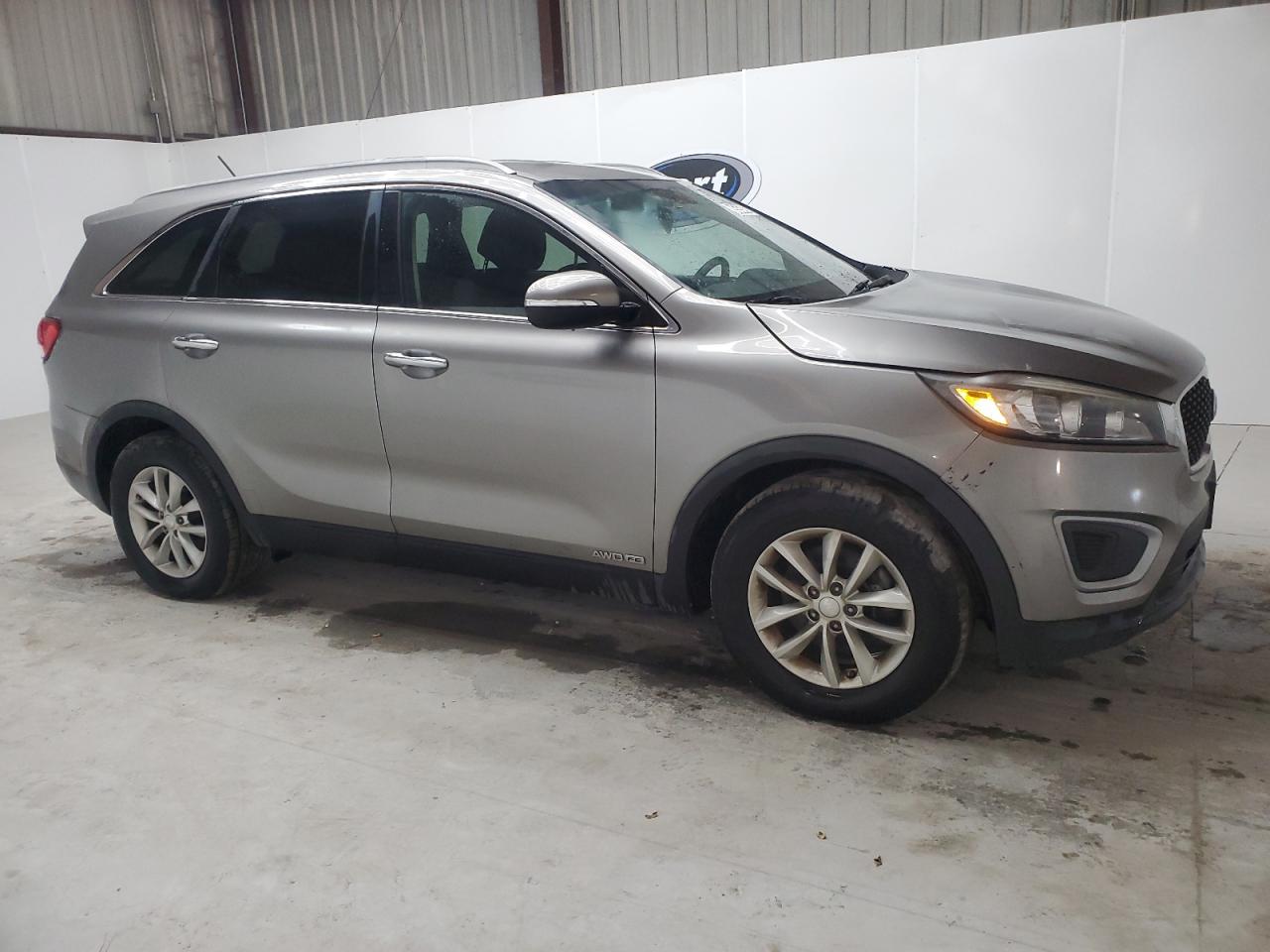 VIN 5XYPGDA53HG329342 2017 KIA SORENTO no.4