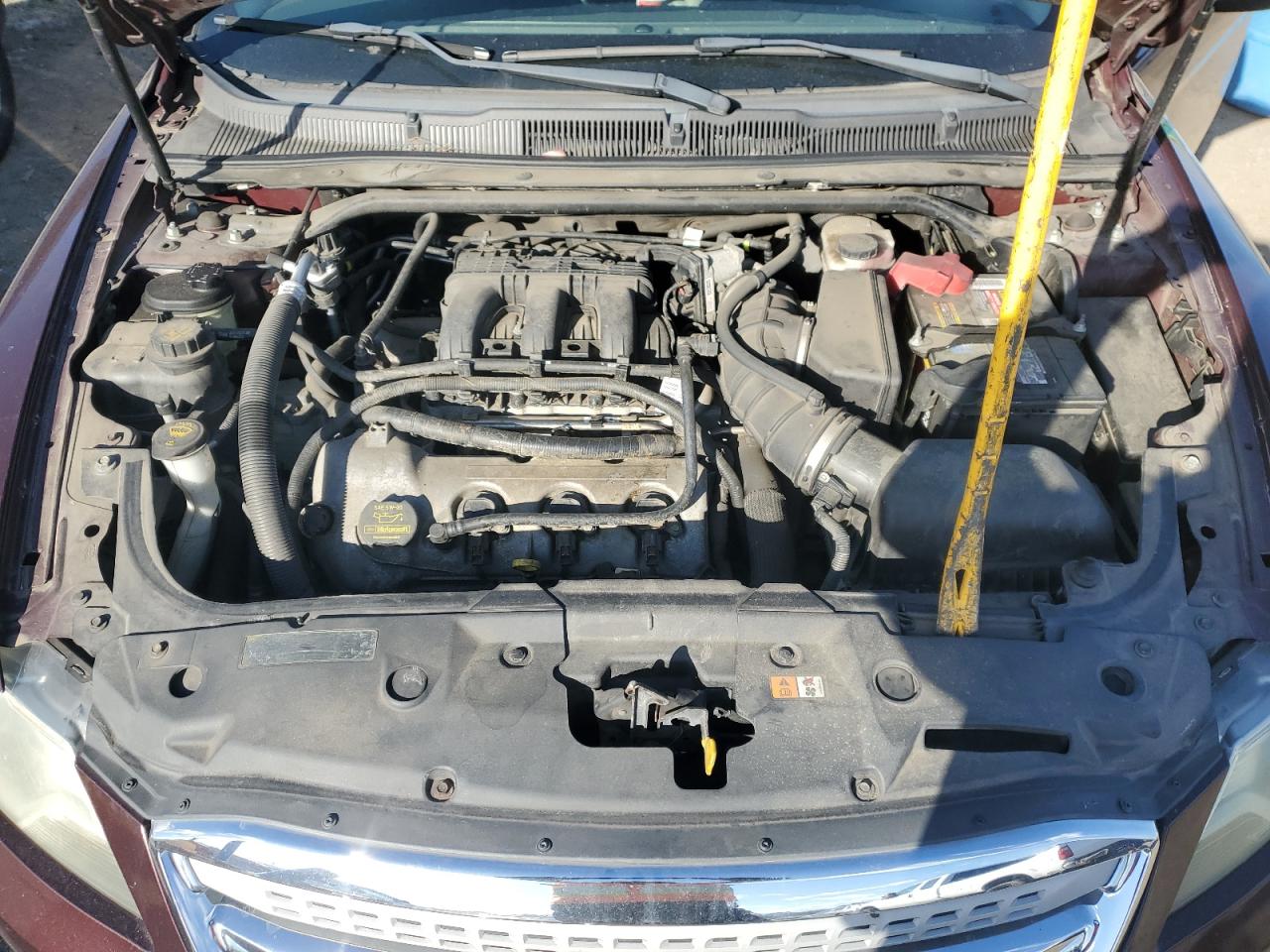 2011 Ford Taurus - Image 11