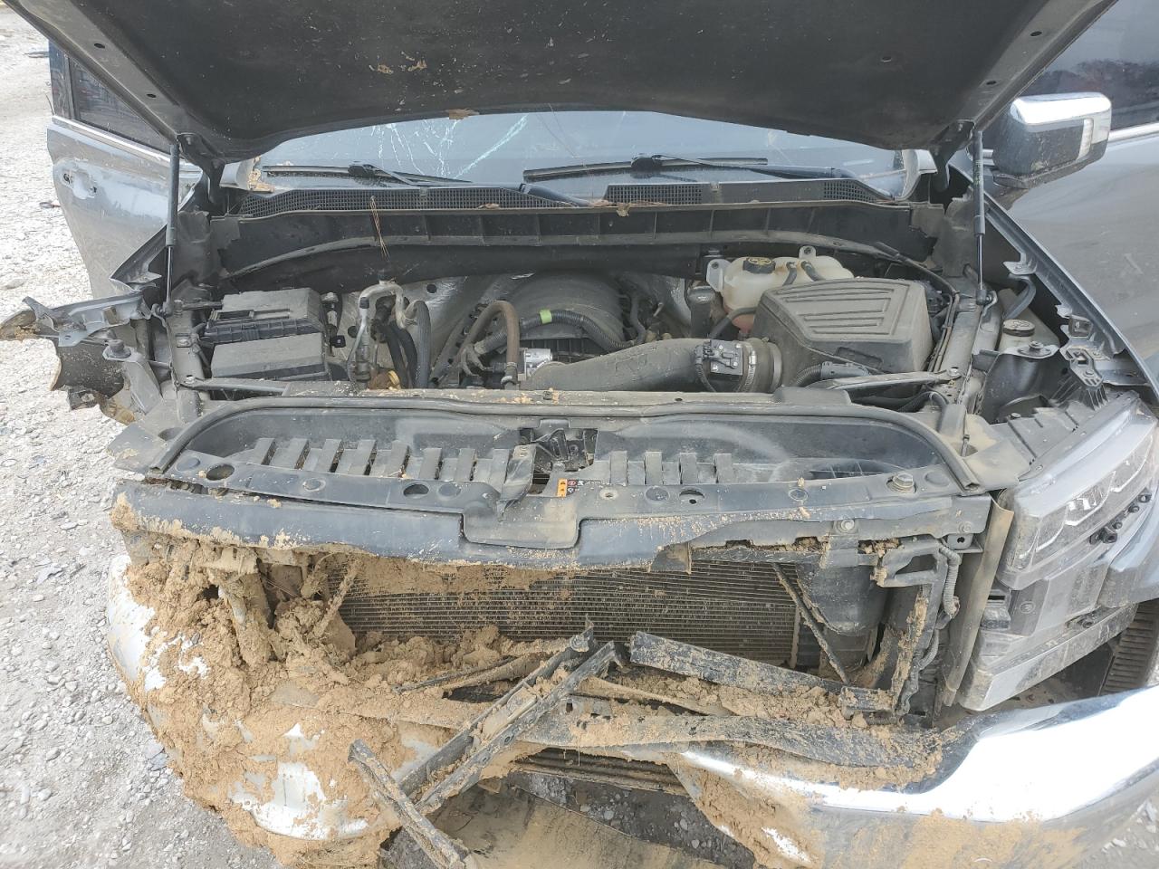 2020 Chevrolet Silverado - Image 13