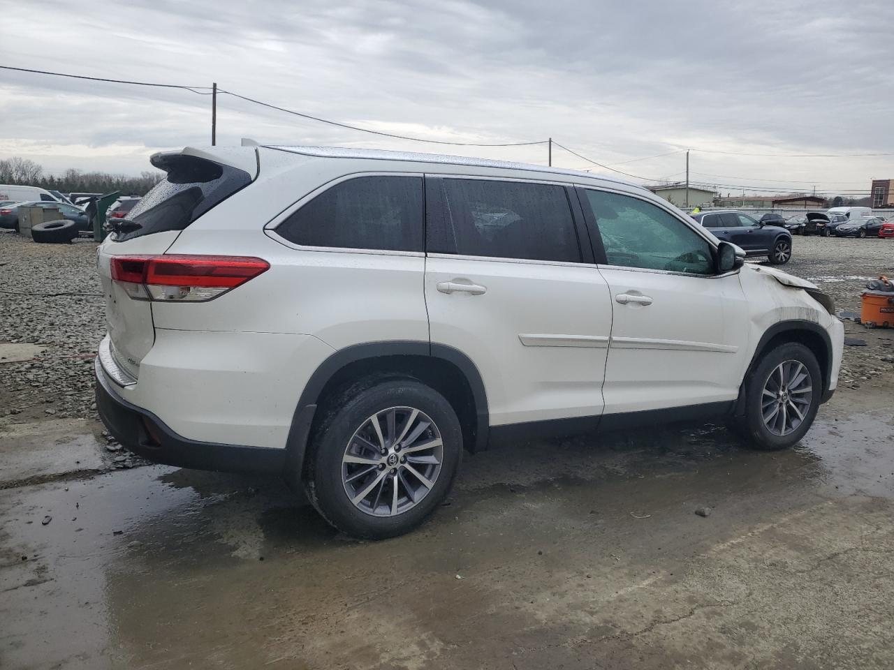 2019 Toyota Highlander - Image 3