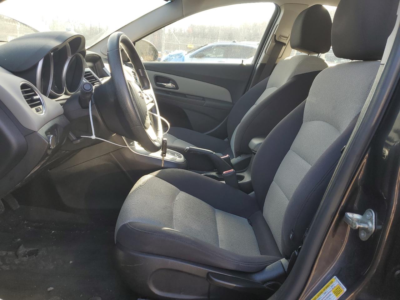 2014 Chevrolet Cruze - Image 8
