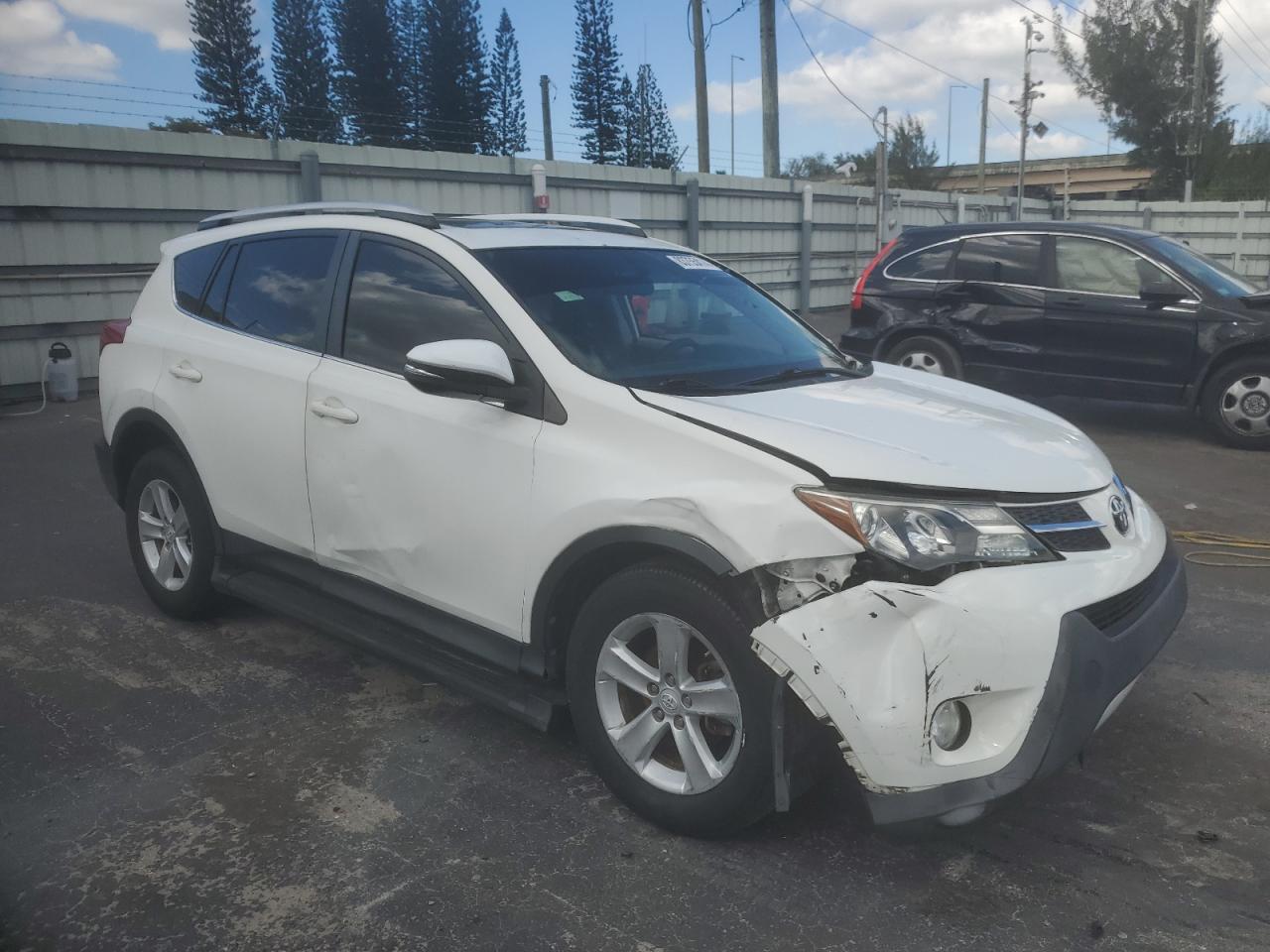 VIN JTMWFREV8DD020514 2013 TOYOTA RAV4 no.4