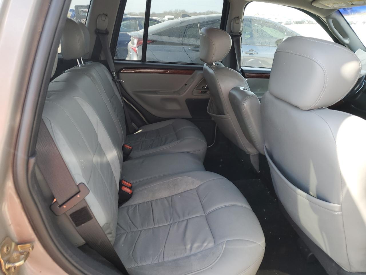 2002 Jeep Grand Cherokee Overland VIN: 1J8GW68J42C113845 Lot: 83316404