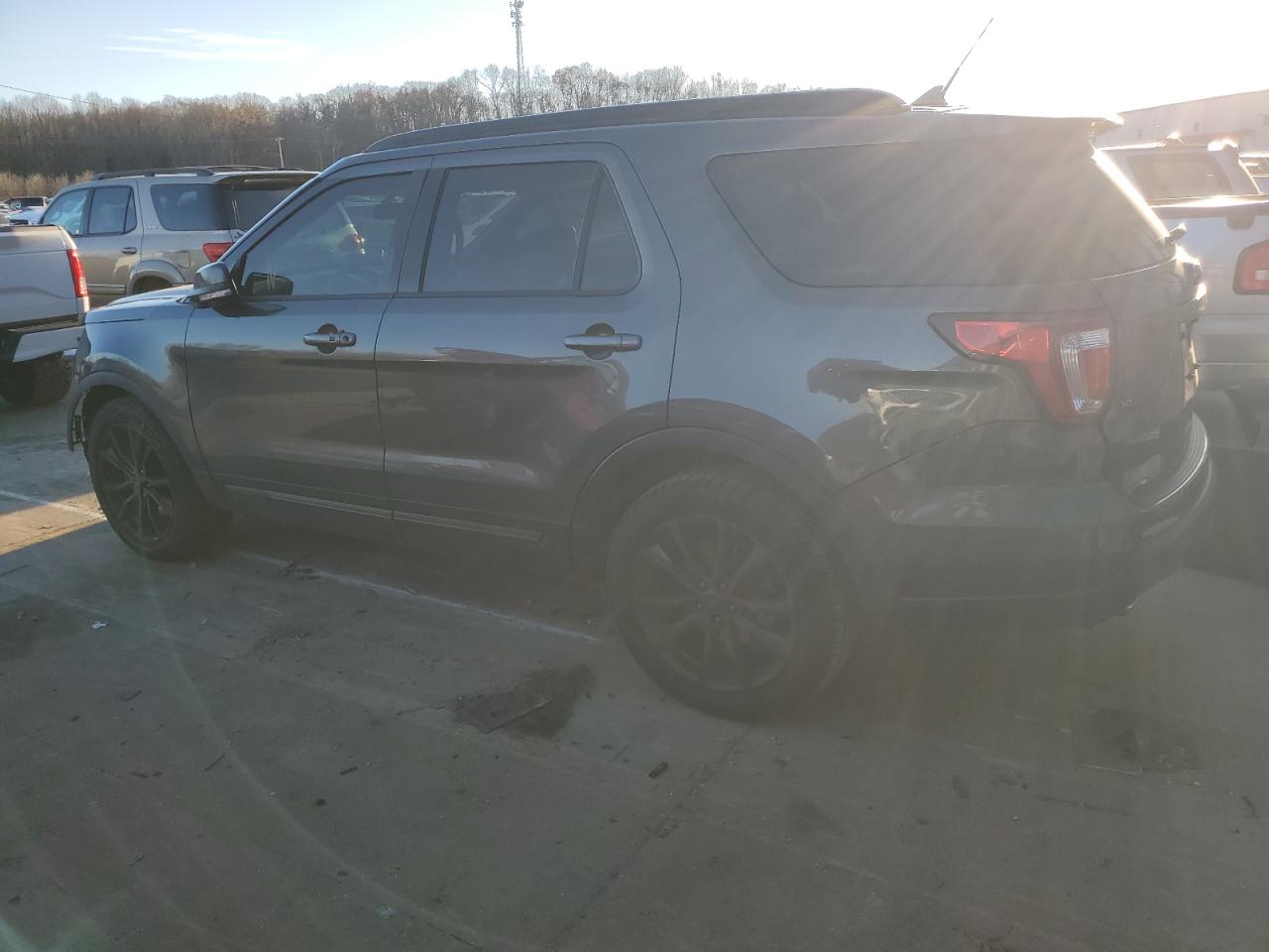 2018 Ford Explorer - Image 2