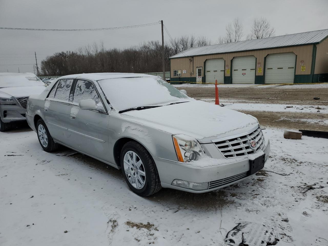 2011 Cadillac DTS - Image 4