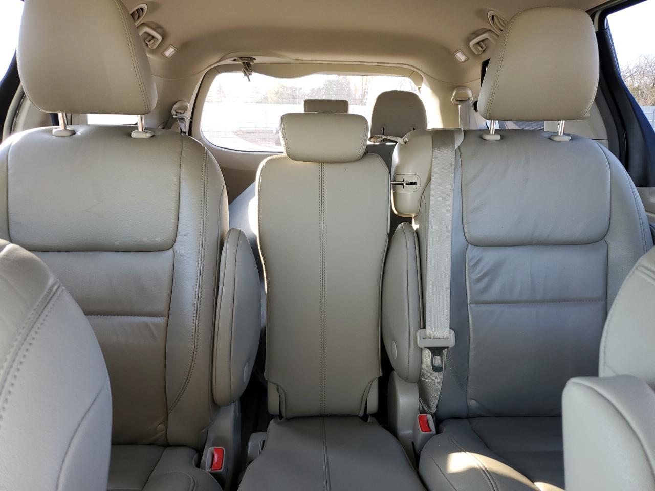 2018 Toyota Sienna - Image 10