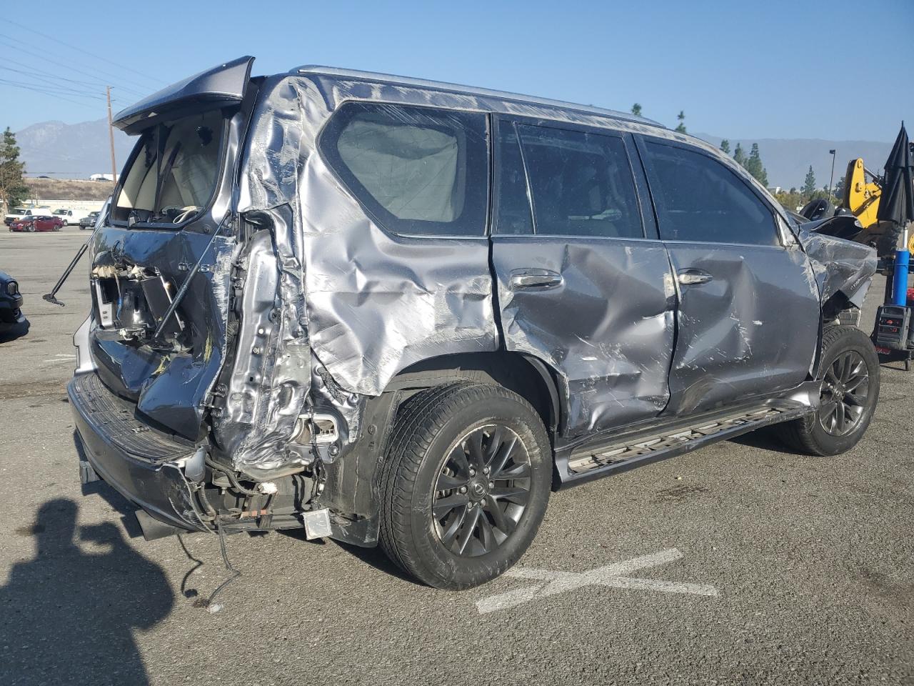 2021 Lexus GX - Image 3