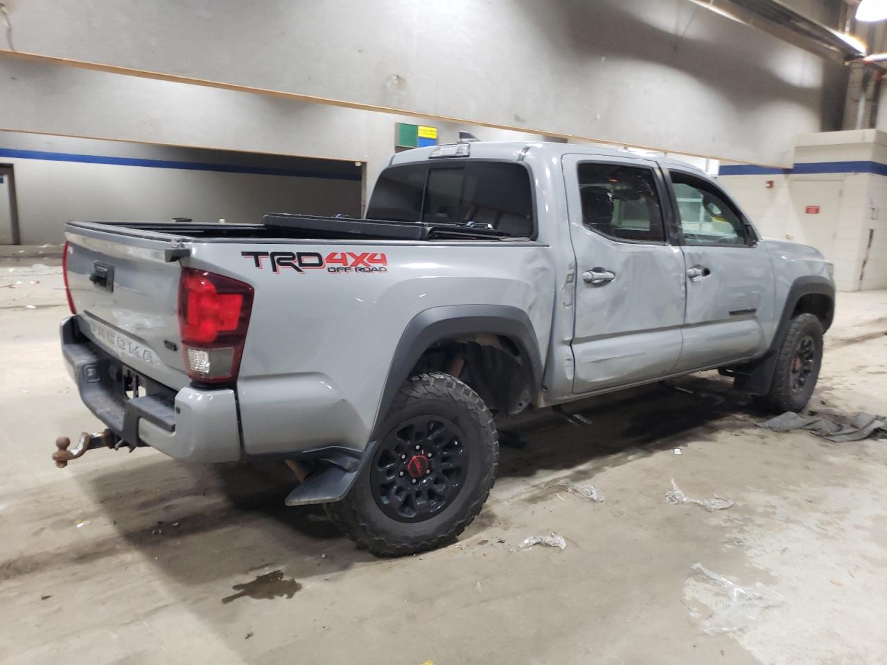 VIN 5TFCZ5AN3JX151966 2018 TOYOTA TACOMA no.3