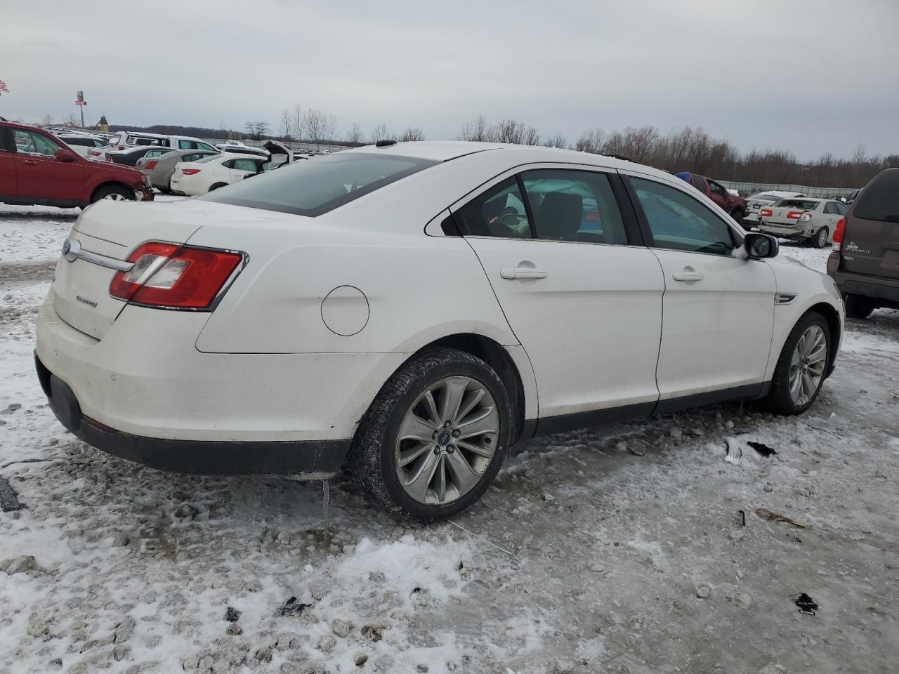 2011 Ford Taurus - Image 3