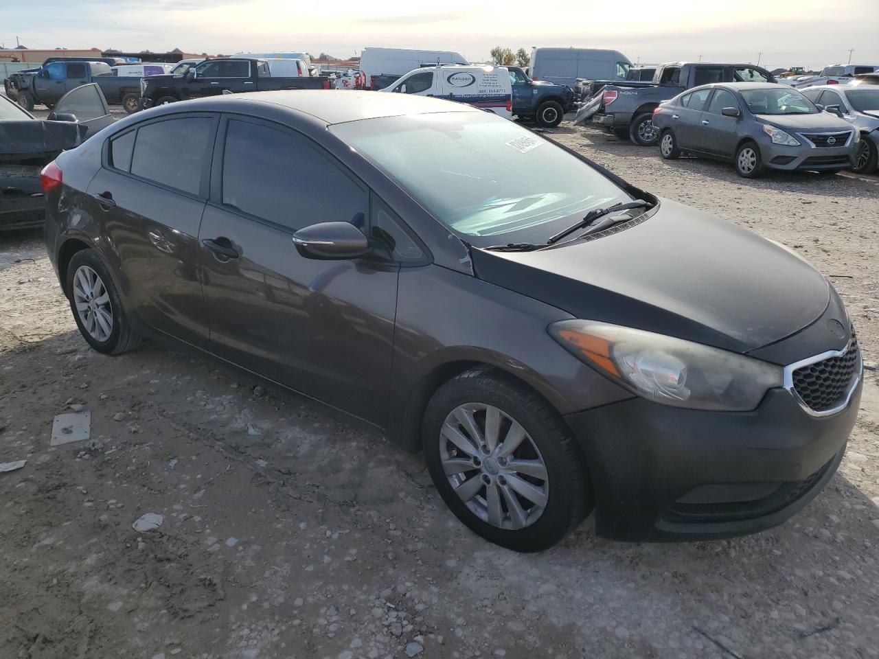 VIN KNAFX4A63E5218022 2014 KIA FORTE no.4