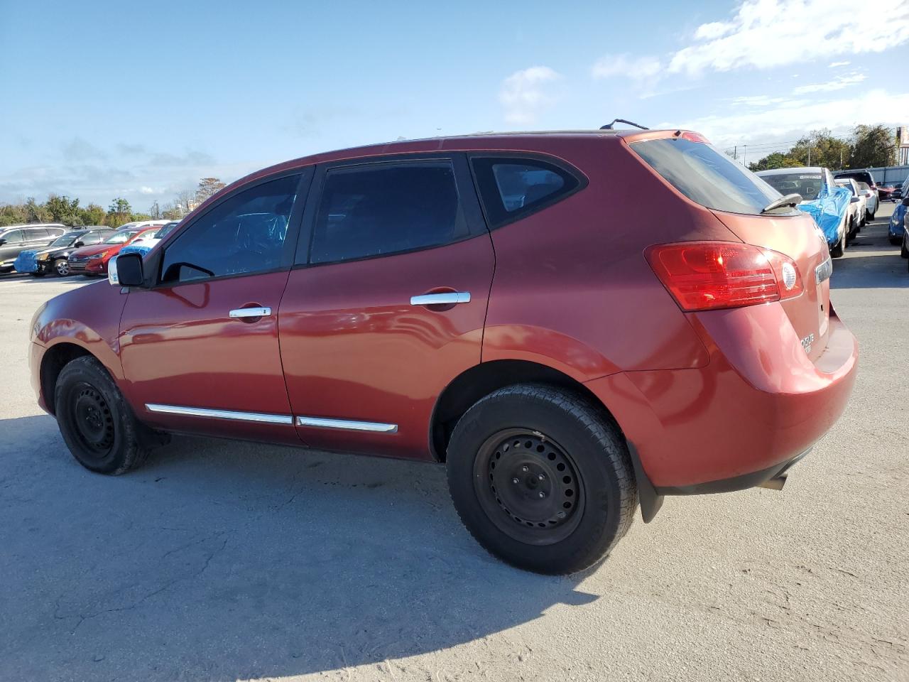 2014 Nissan Rogue - Image 2