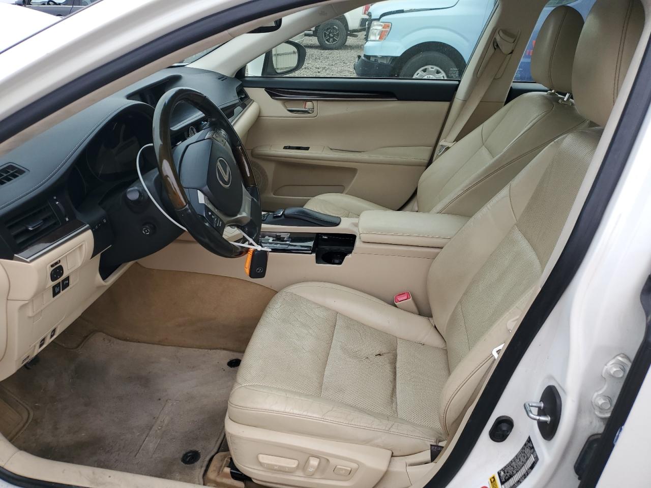 2013 Lexus ES - Image 7