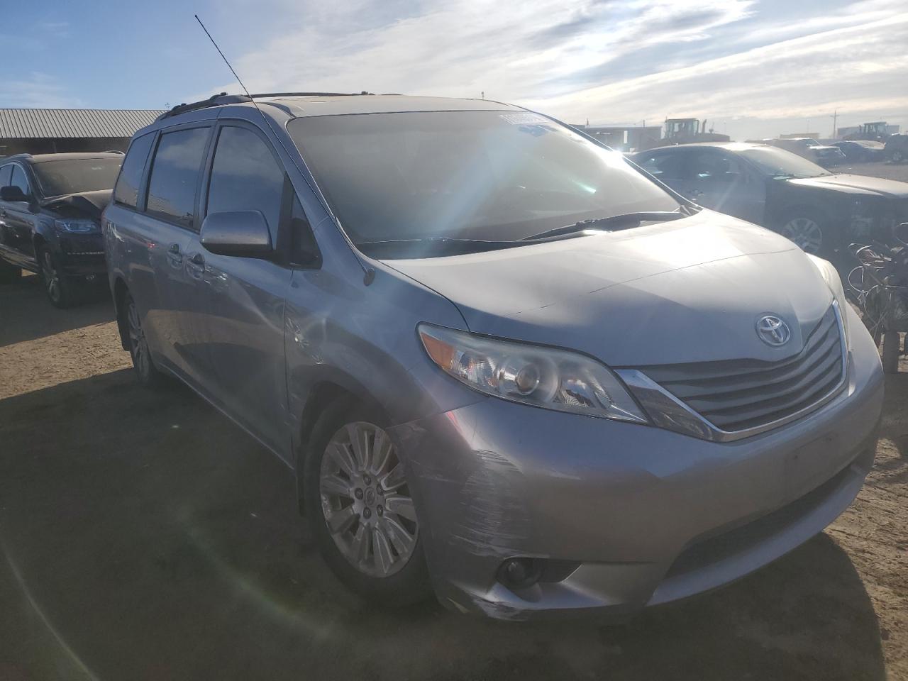 2012 Toyota Sienna - Image 4