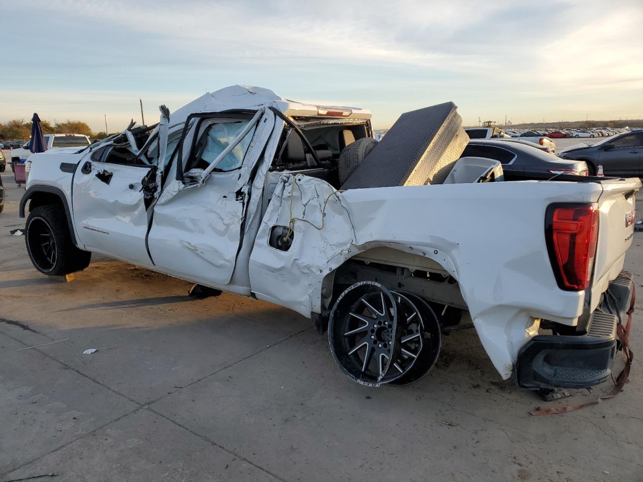 2019 GMC Sierra - Image 2