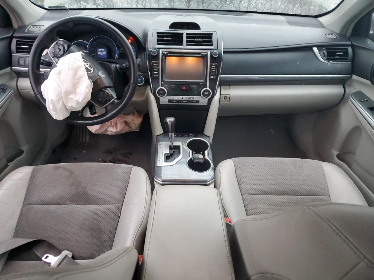 2014 Toyota Camry - Image 8
