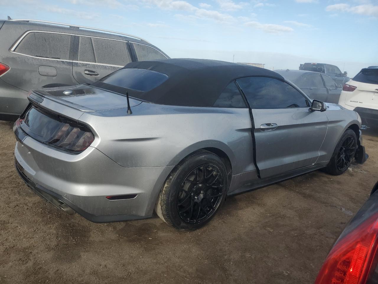 2020 Ford Mustang - Image 3
