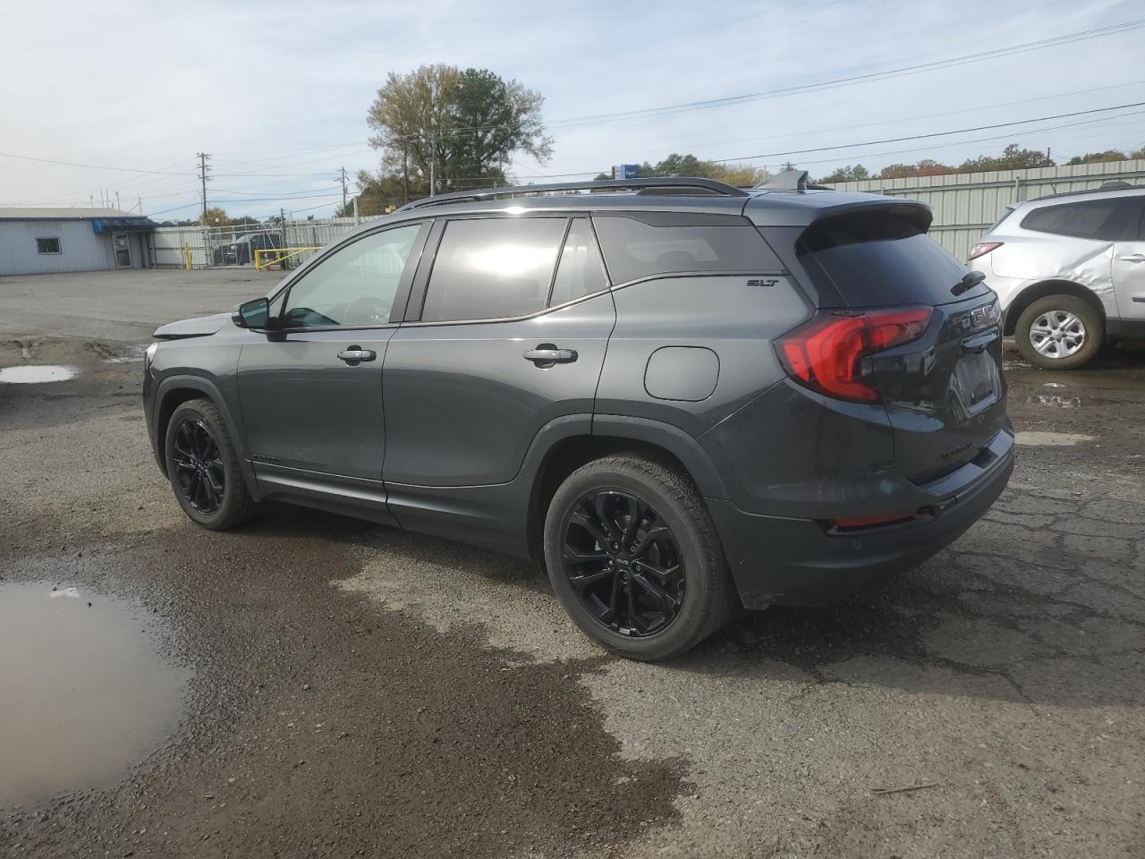 2020 GMC Terrain - Image 2