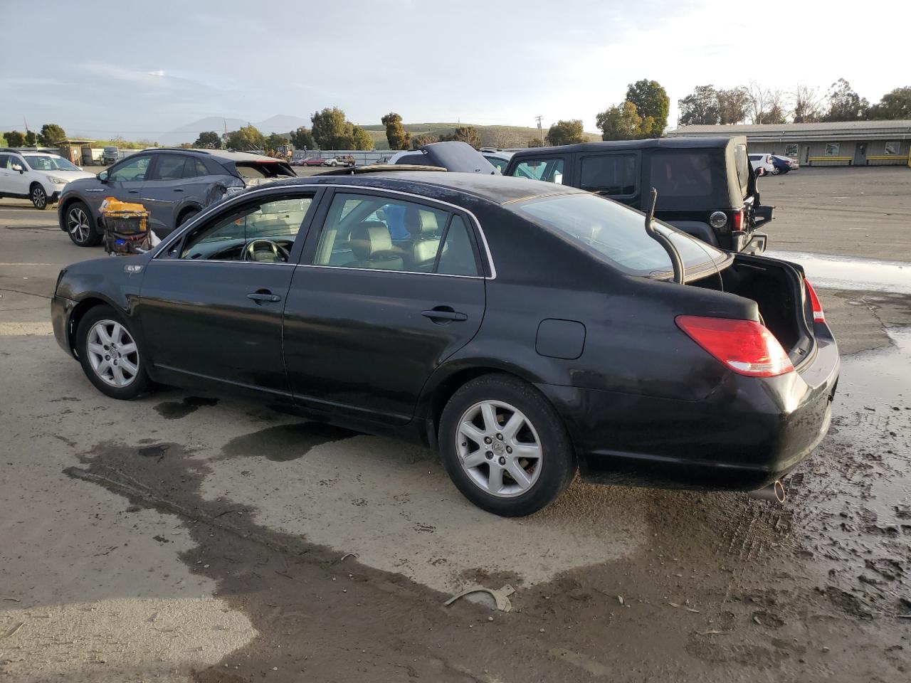 2006 Toyota Avalon - Image 2