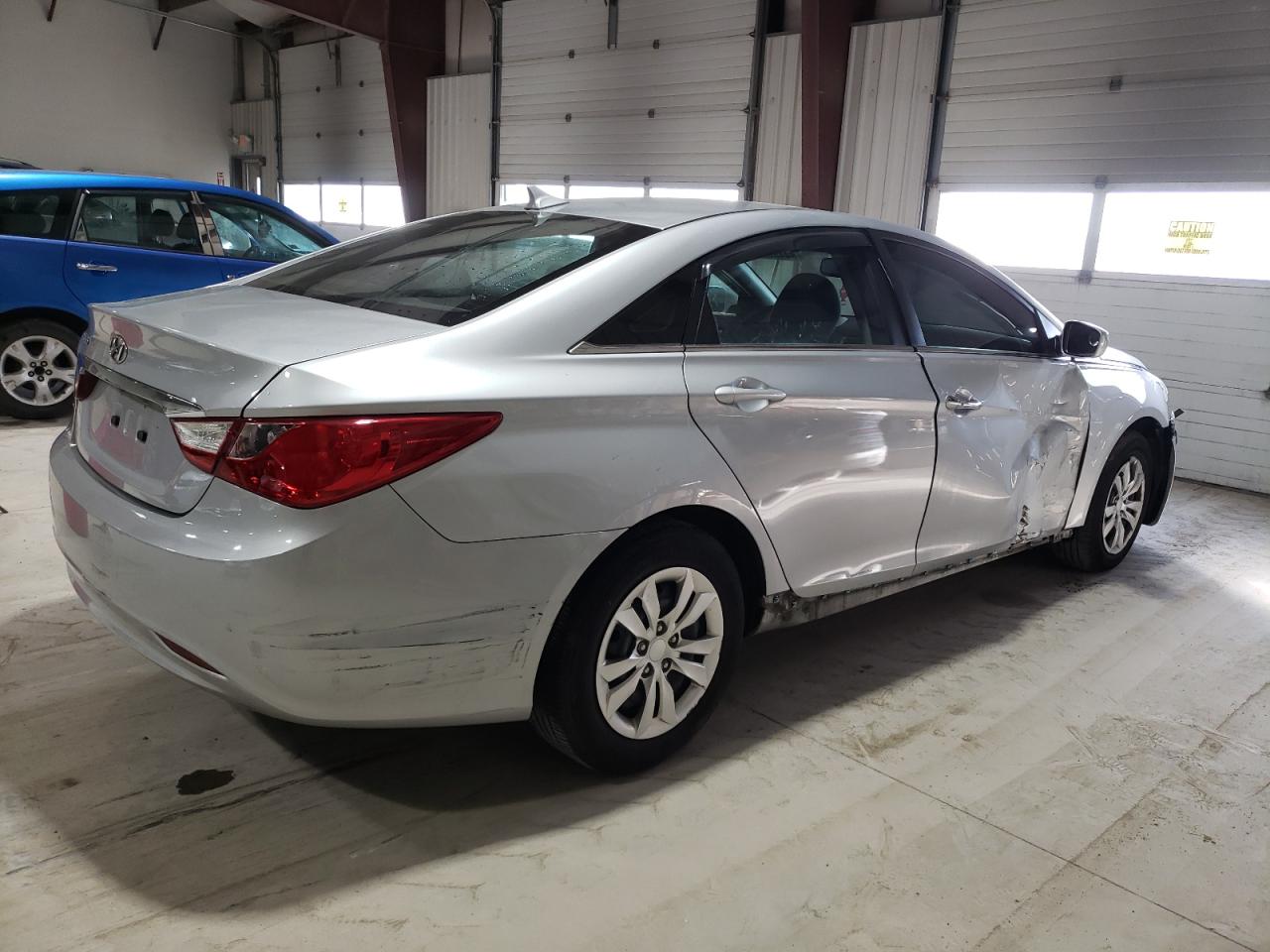 2011 Hyundai Sonata - Image 3