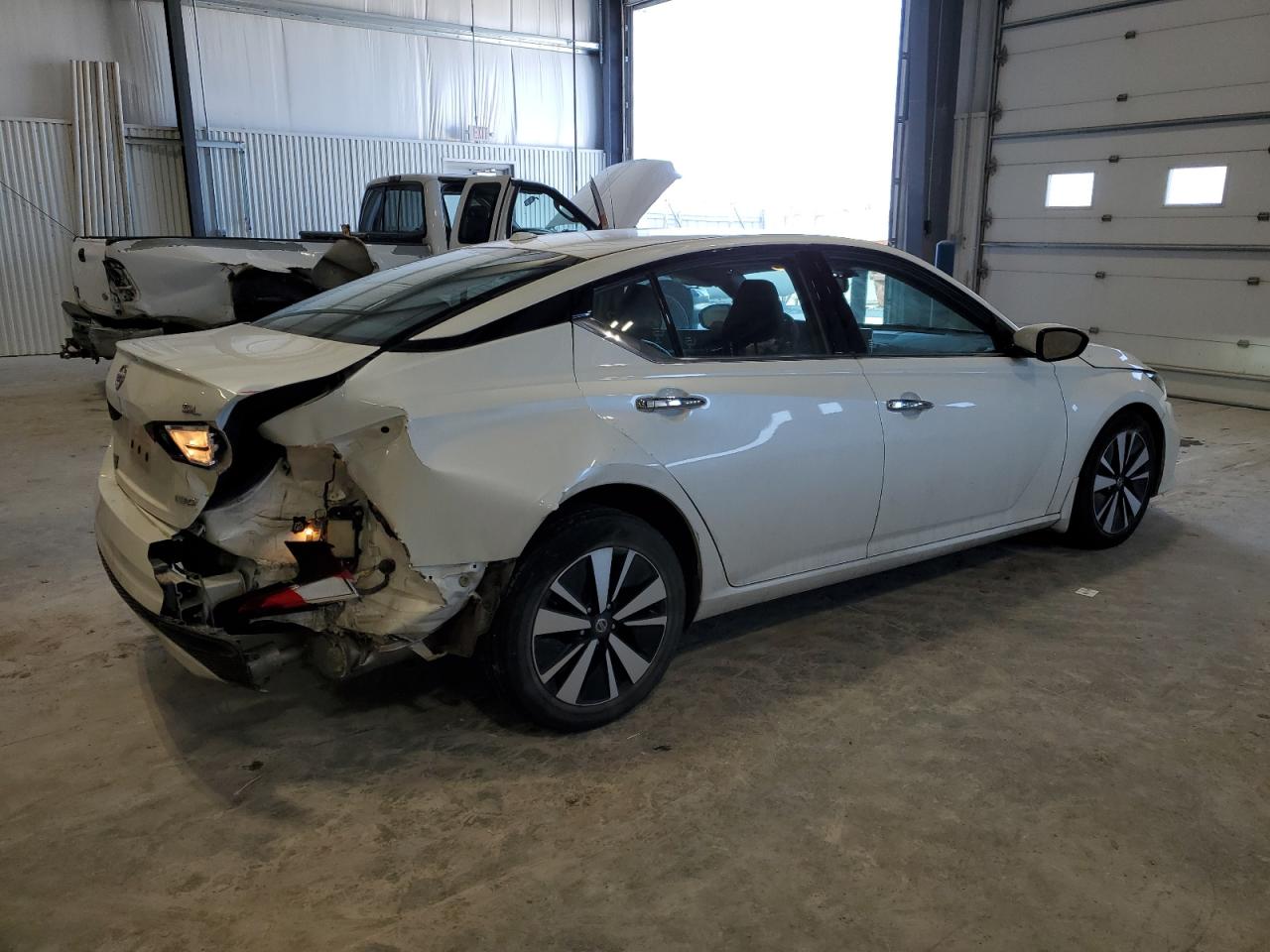 2020 Nissan Altima - Image 3