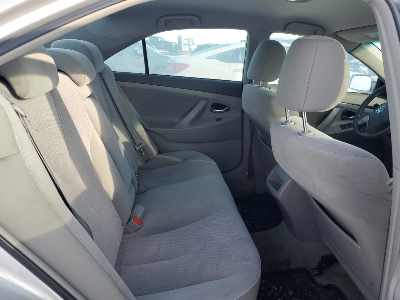 2011 Toyota Camry - Image 10