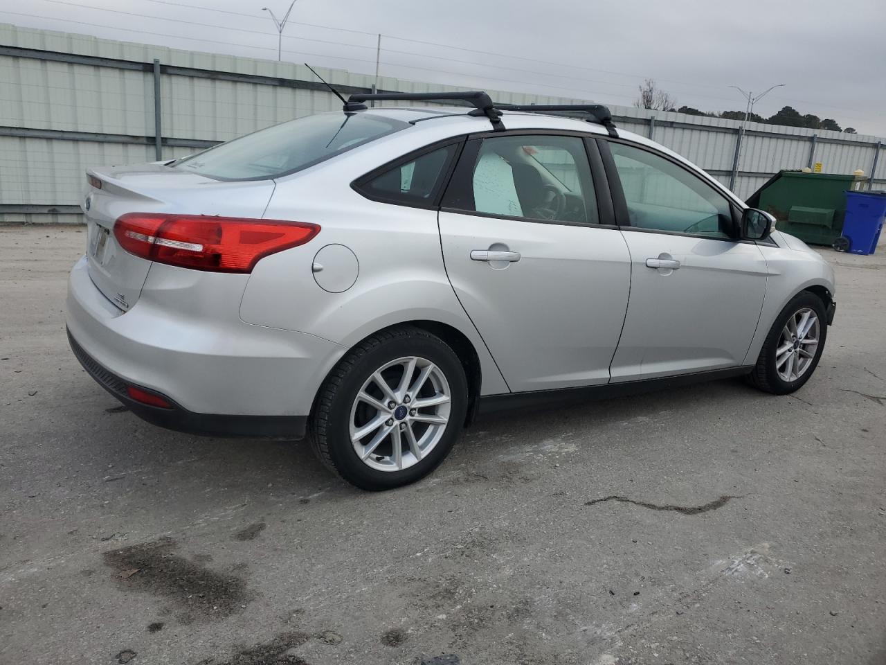 VIN 1FADP3F26FL276252 2015 FORD FOCUS no.3