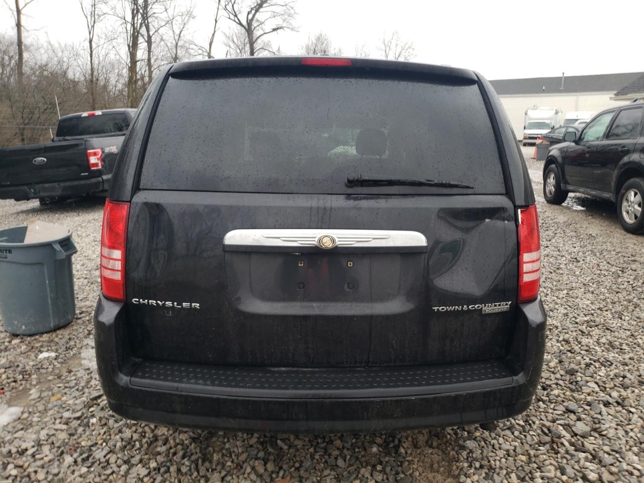 2010 Chrysler Town & Country - Image 6