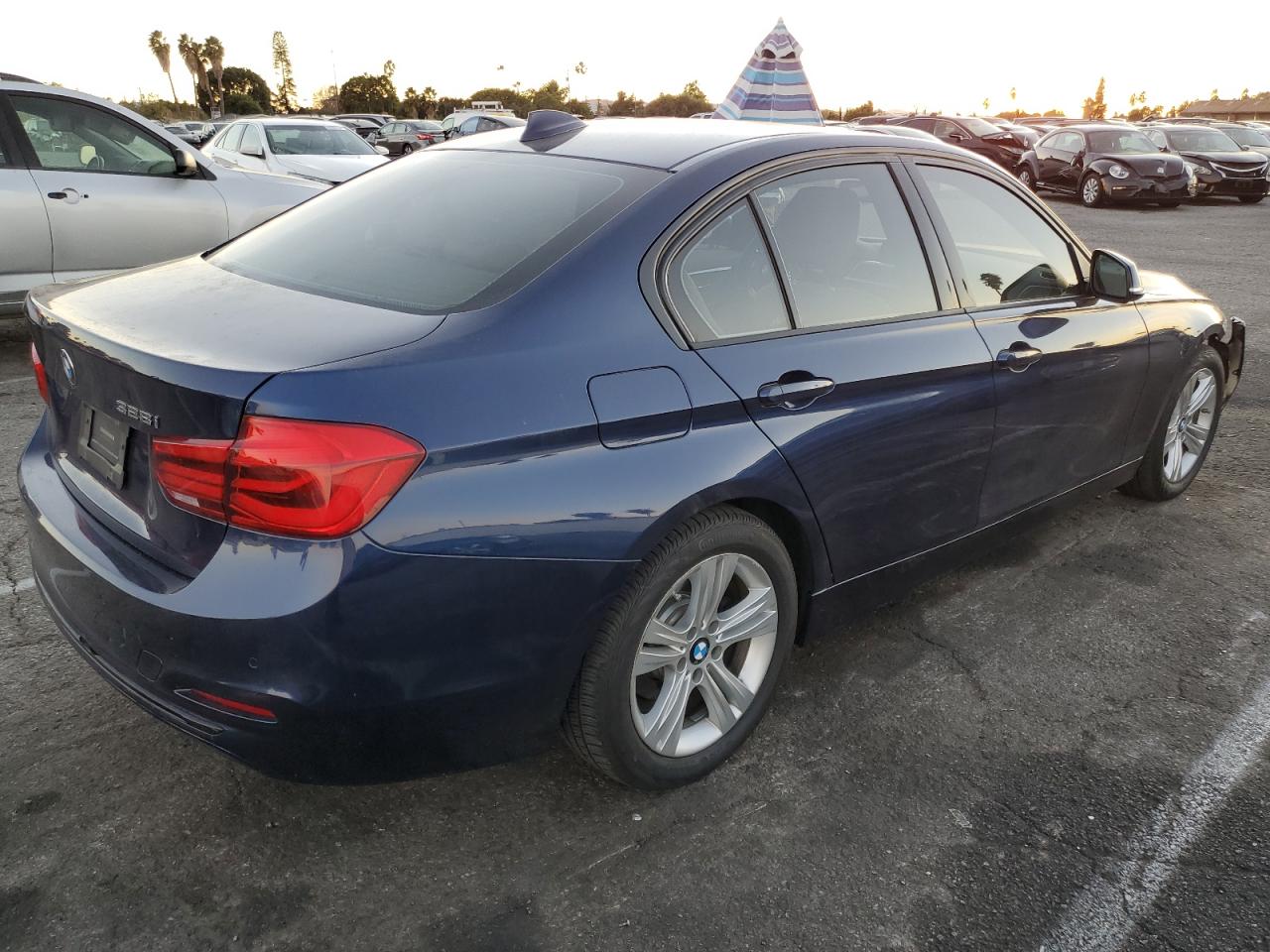 VIN WBA8E9G54GNT86944 2016 BMW 3 SERIES no.3