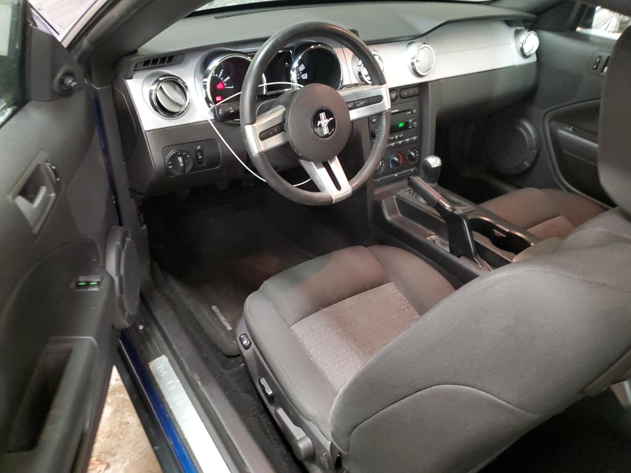 2007 Ford Mustang - Image 8