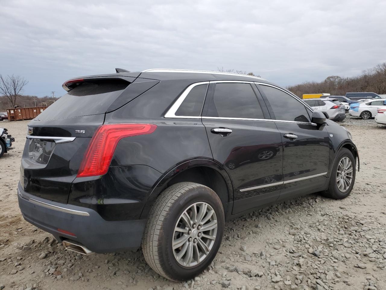 2019 Cadillac XT5 - Image 3