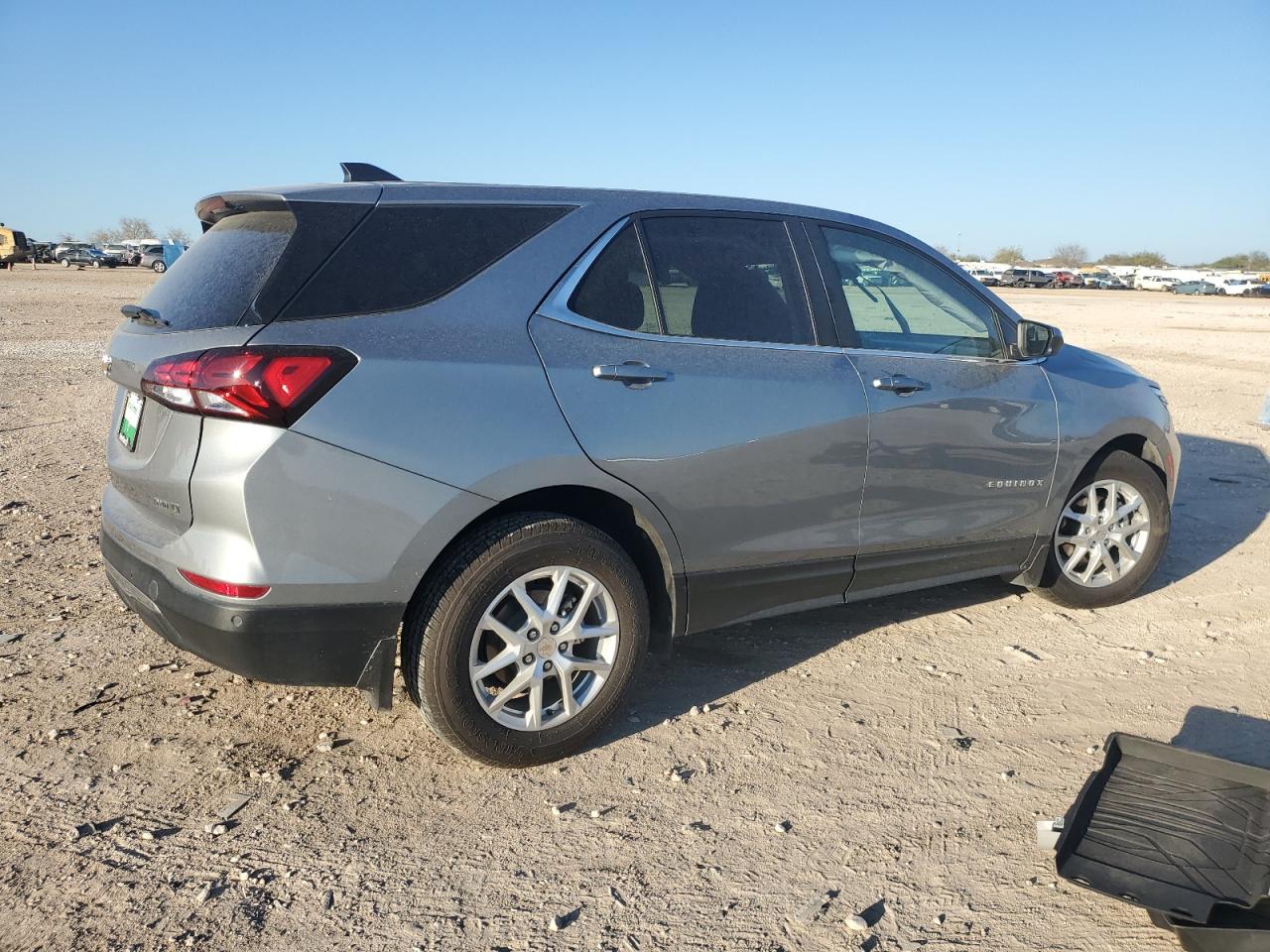 2023 Chevrolet Equinox - Image 3