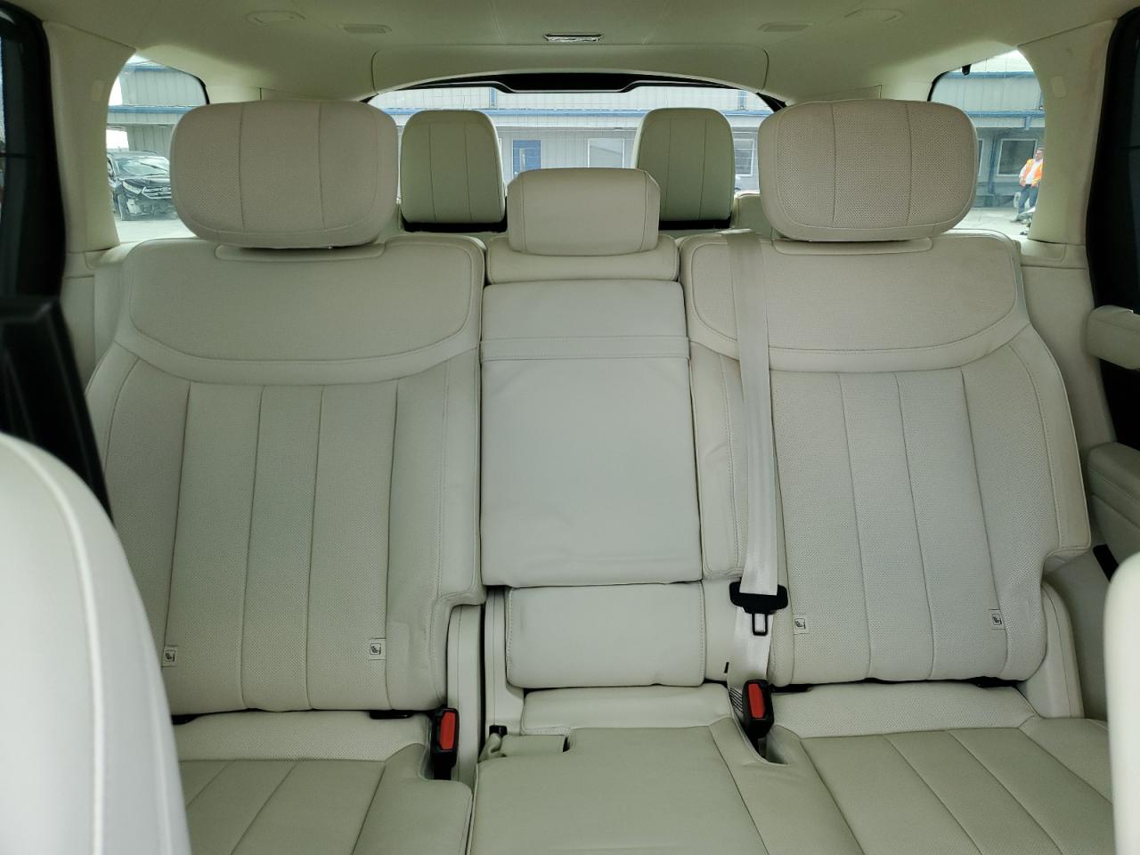 2023 Land Rover Range Rover - Image 10