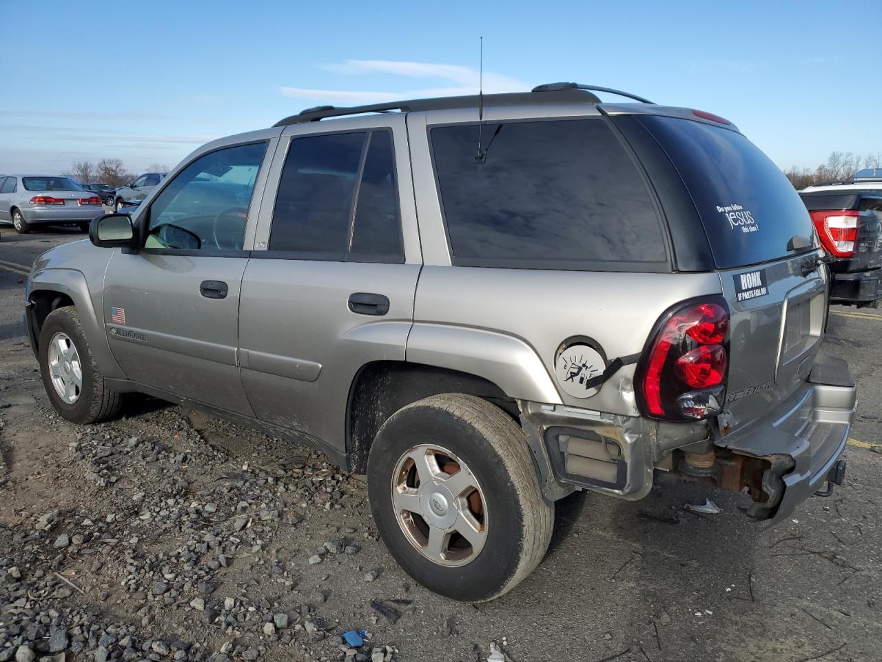 2002 Chevrolet TrailBlazer - Image 2
