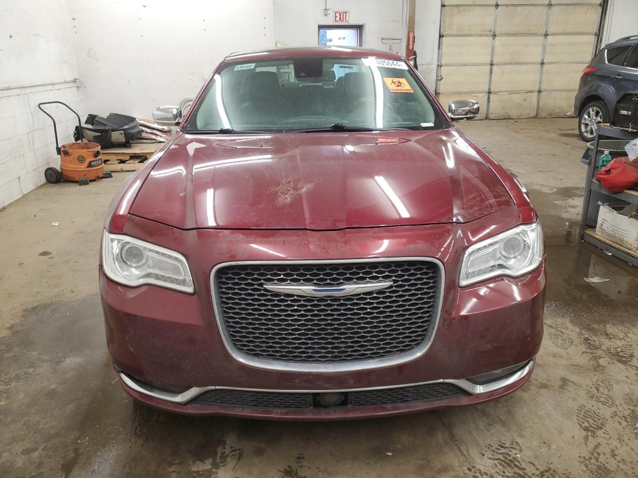 2017 Chrysler 300 - Image 5
