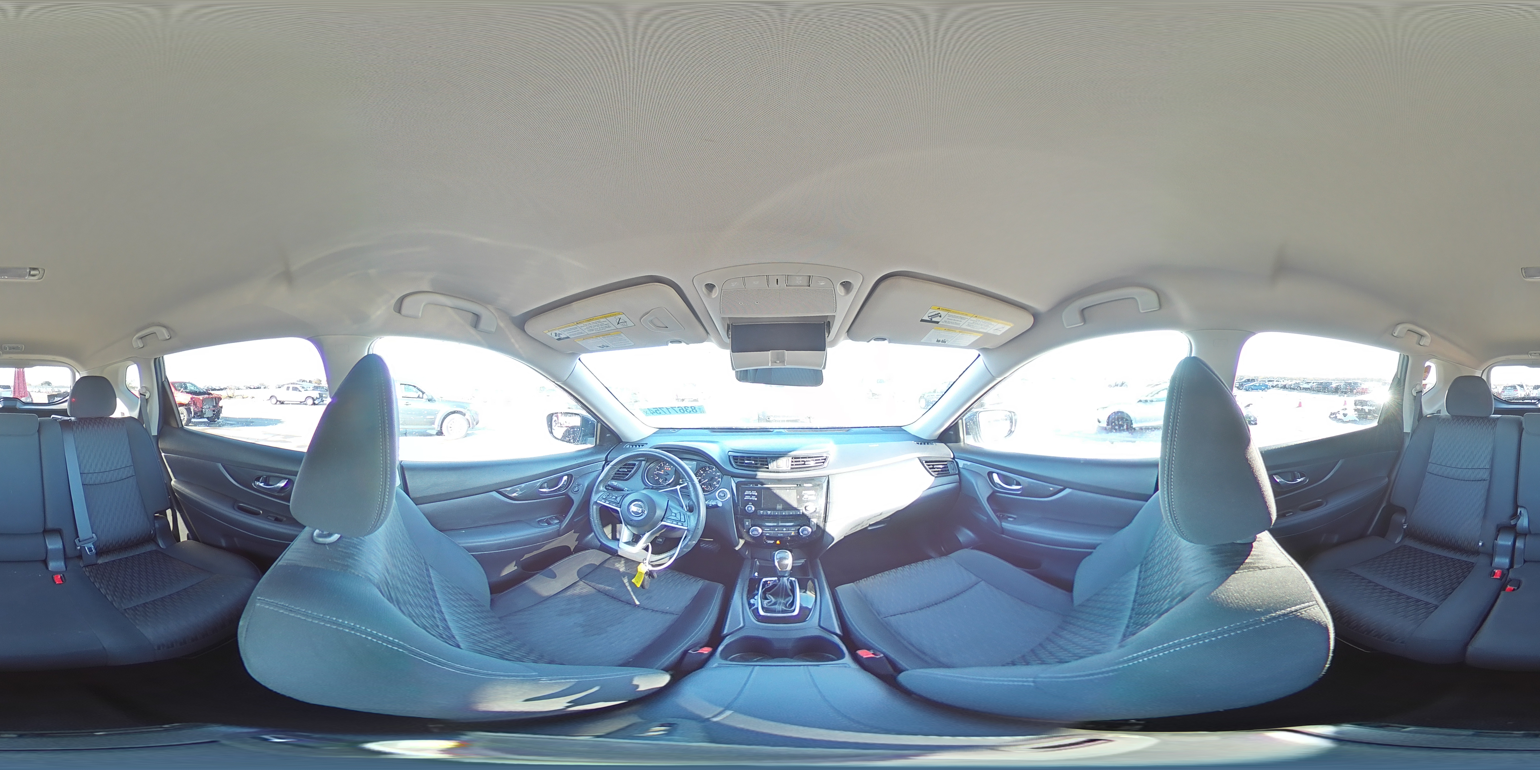 2017 Nissan Rogue - Image 16